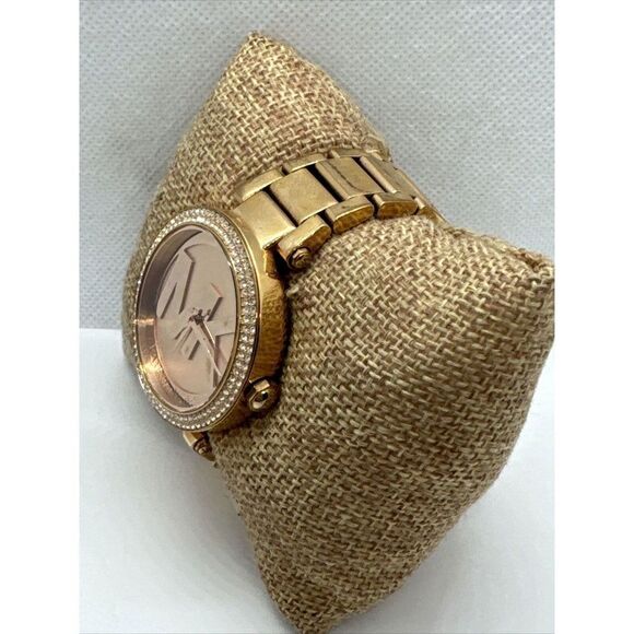 Michael Kors Parker MK5865 Women Rose Gold Analog Dial Quartz Wrist Watch JNA411